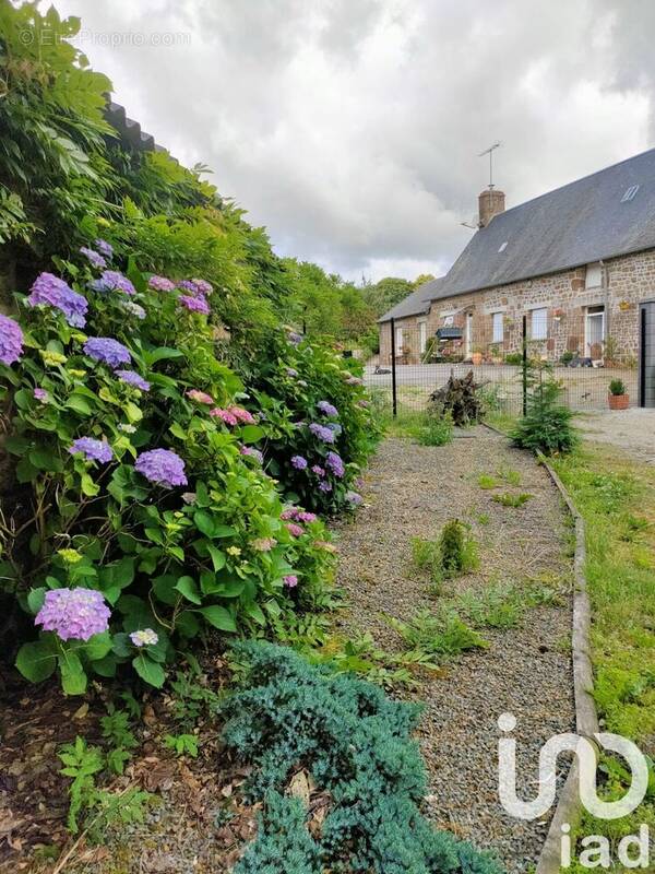 Photo 1 - Maison à LA BAZOUGE-DU-DESERT