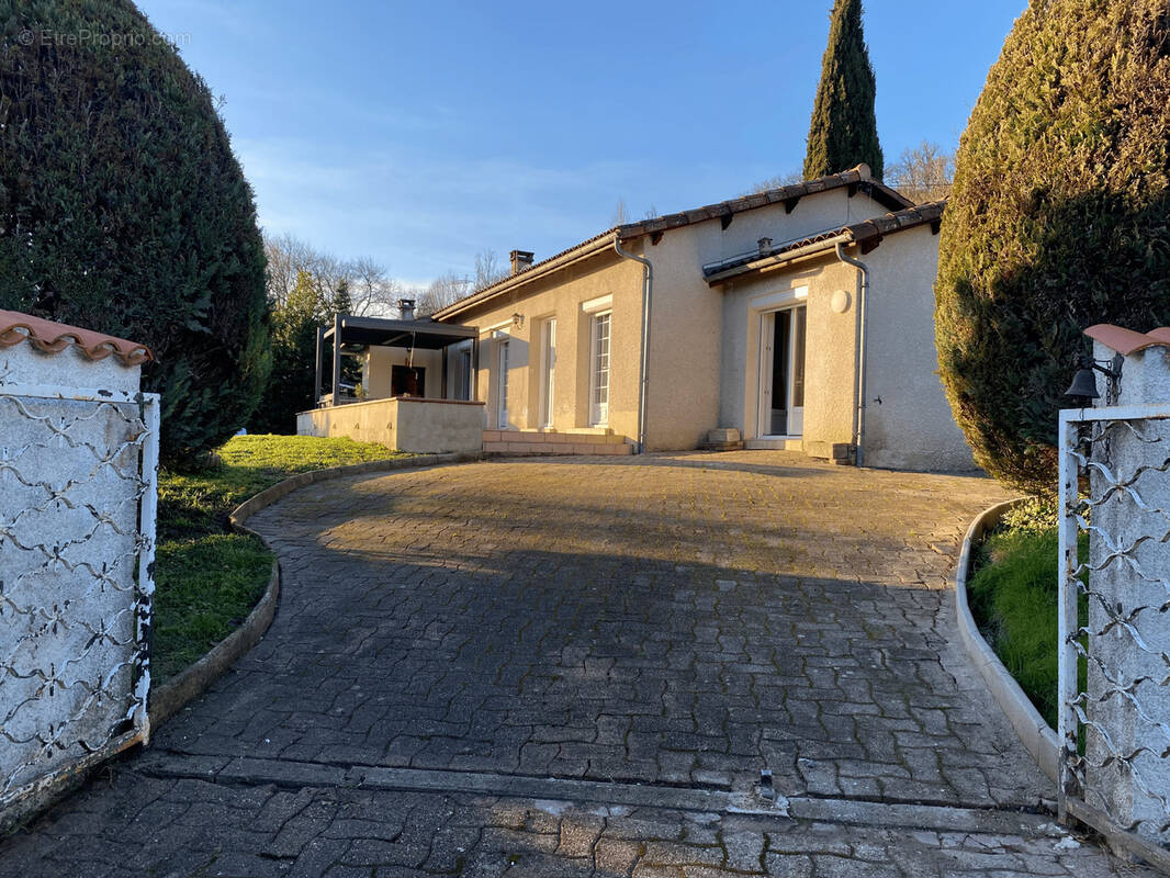 Maison à COLAYRAC-SAINT-CIRQ