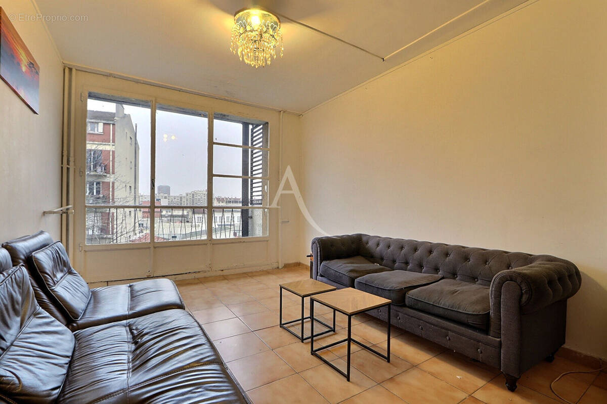 Appartement à AUBERVILLIERS