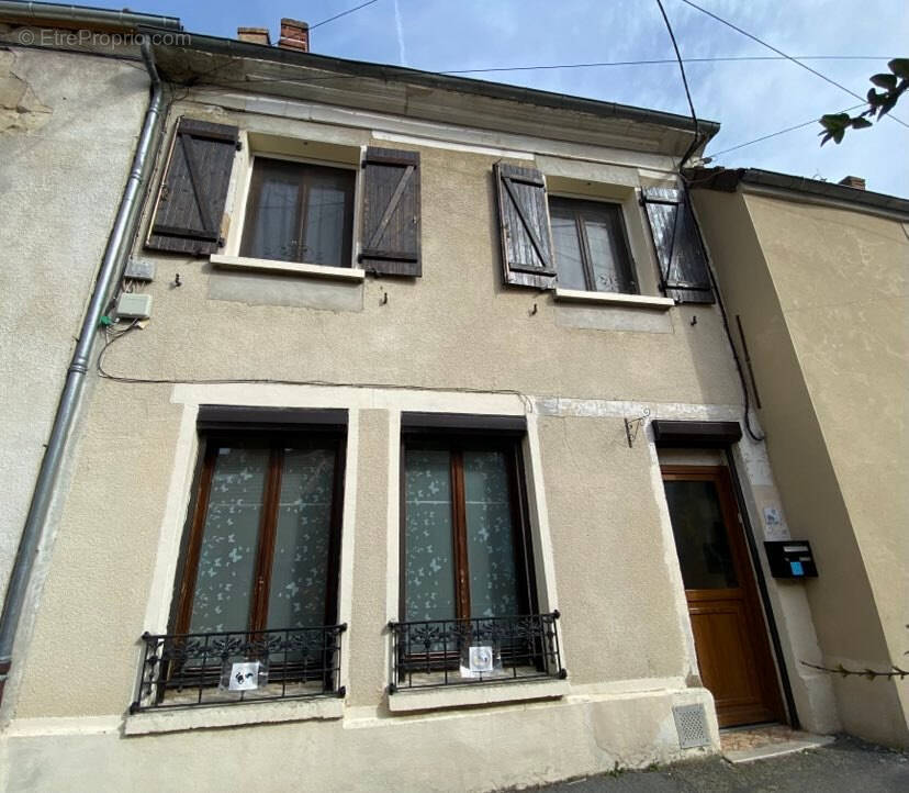 Maison à NEUILLY-SAINT-FRONT