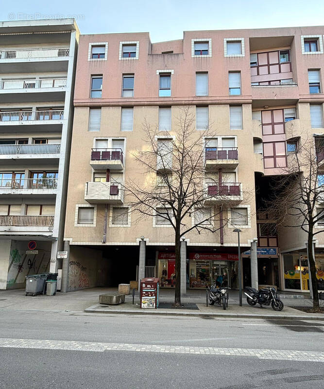 Parking à ANNEMASSE