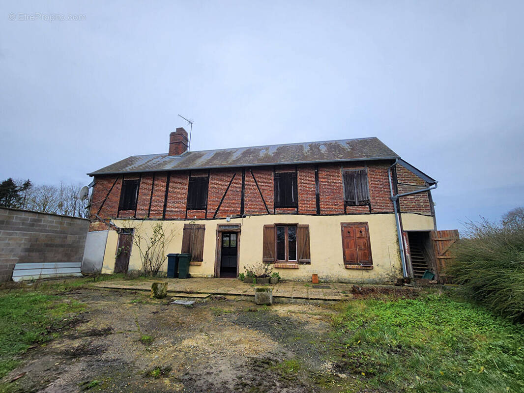 Maison à CREVECOEUR-LE-GRAND