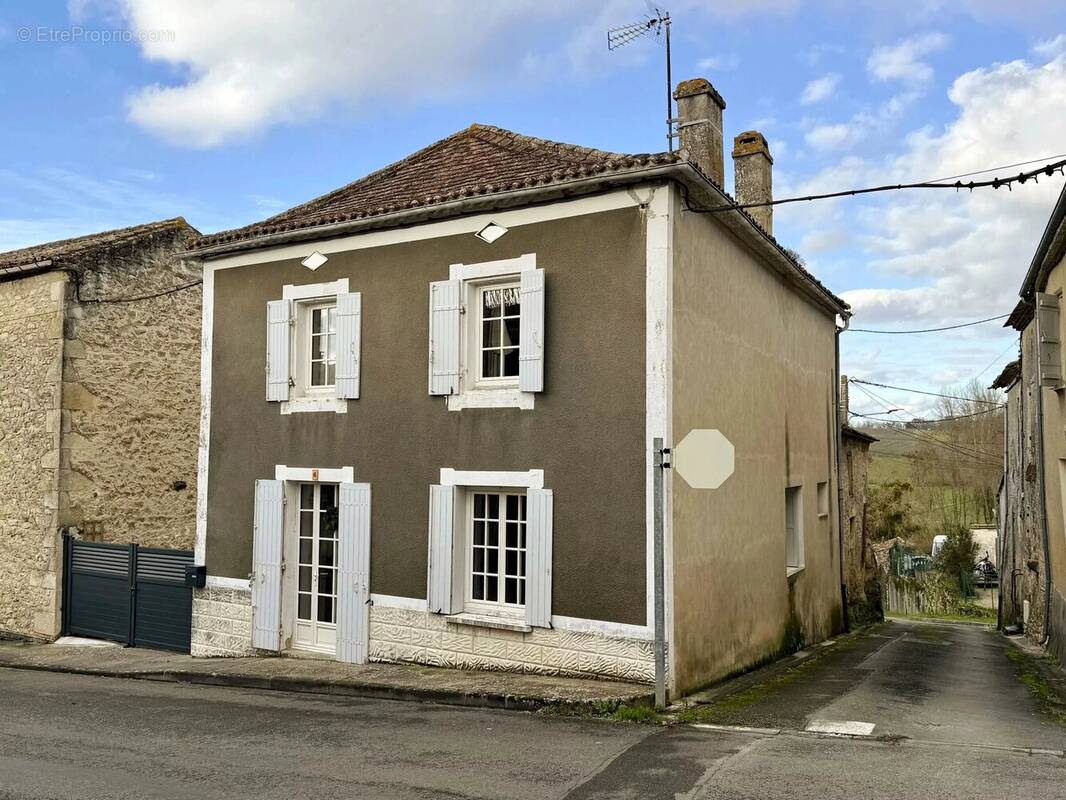 Maison à PELLEGRUE