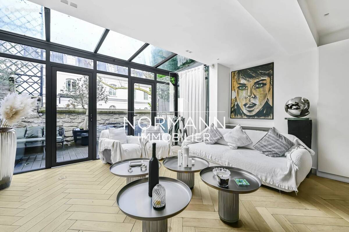 Appartement à NEUILLY-SUR-SEINE