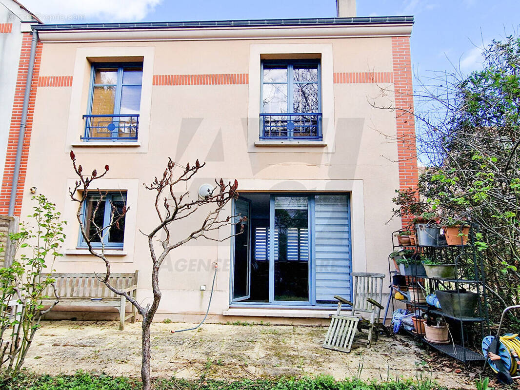 Appartement à HOUILLES