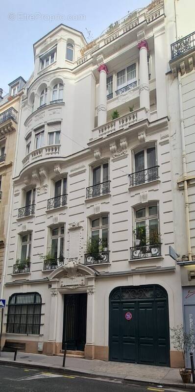 Appartement à PARIS-7E