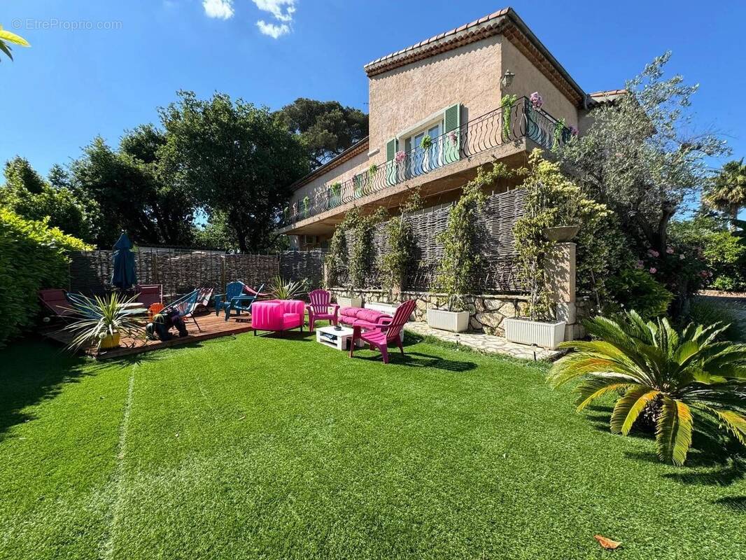 Maison à MOUGINS