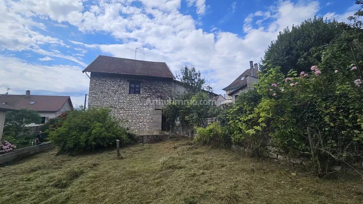 Maison à MORESTEL