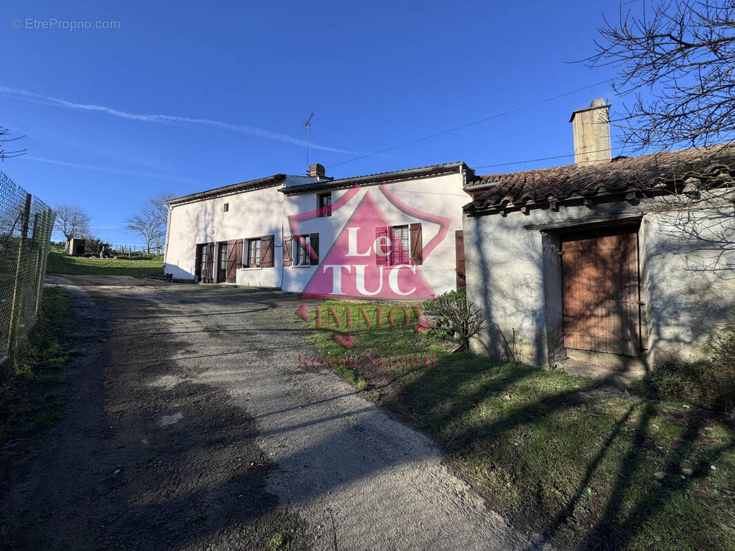 Maison à LA CHAPELLE-THIREUIL