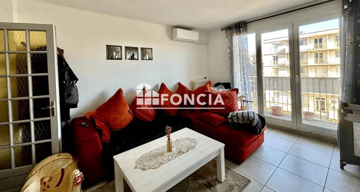 Appartement à BOURG-SAINT-ANDEOL