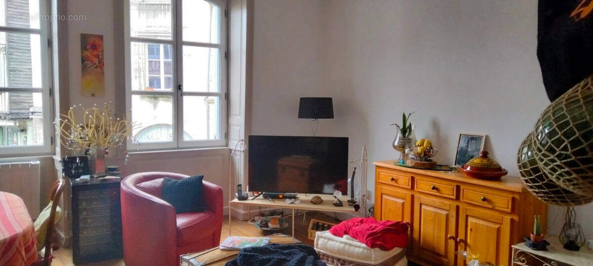 Appartement à SAINT-LEONARD-DE-NOBLAT