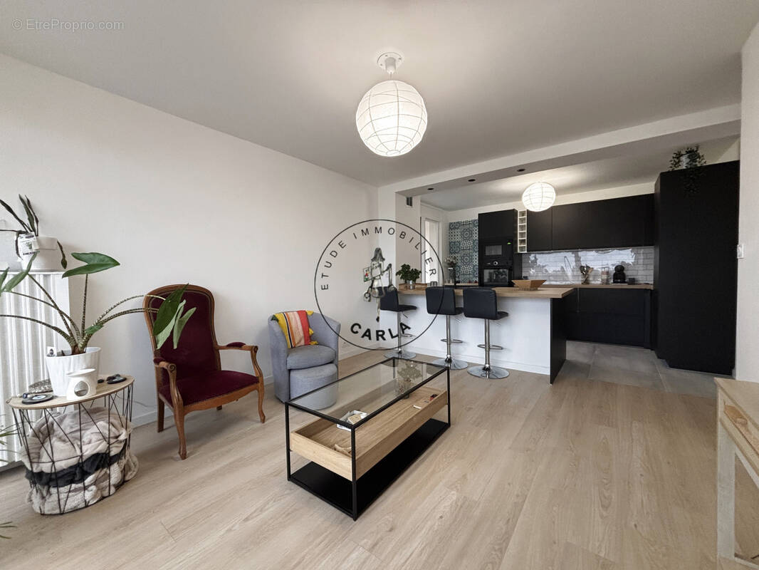 Appartement à SAINT-GENIS-LAVAL