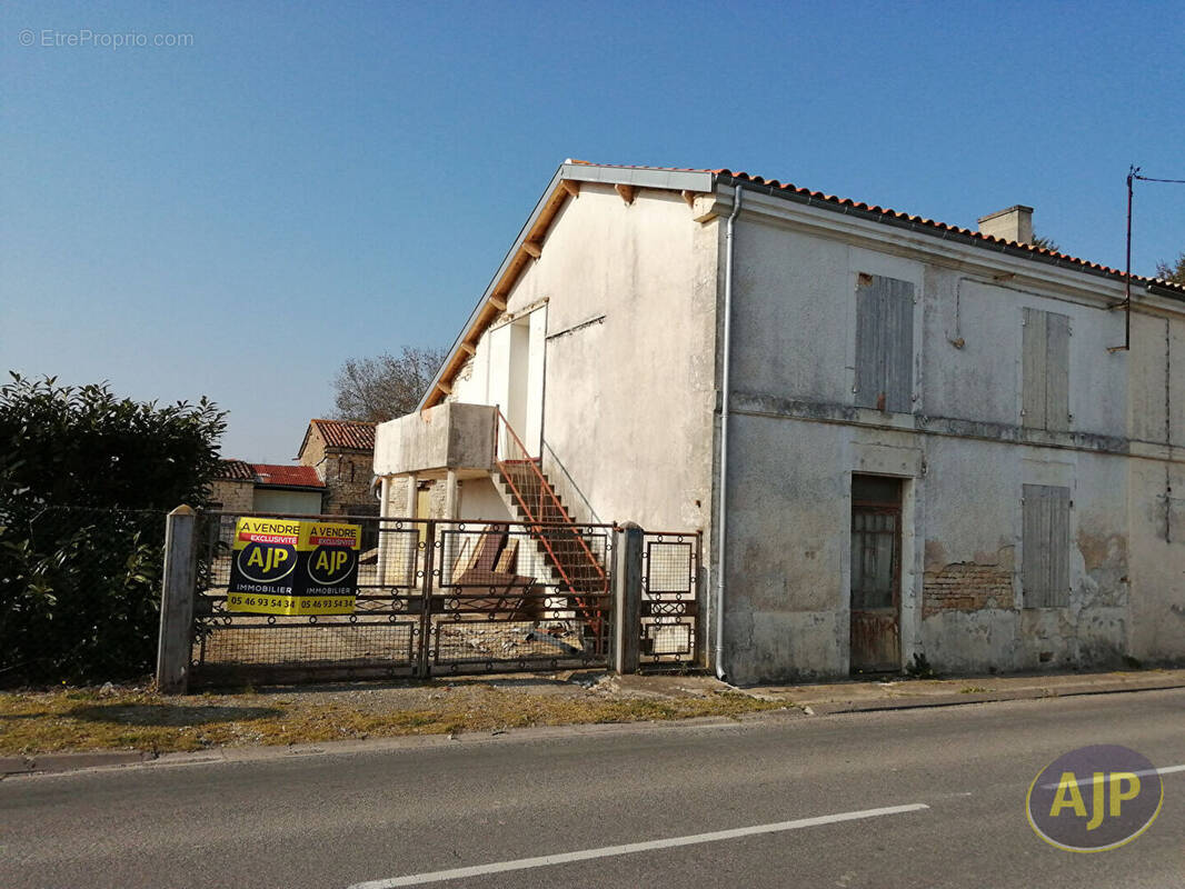 Maison à NANTILLE