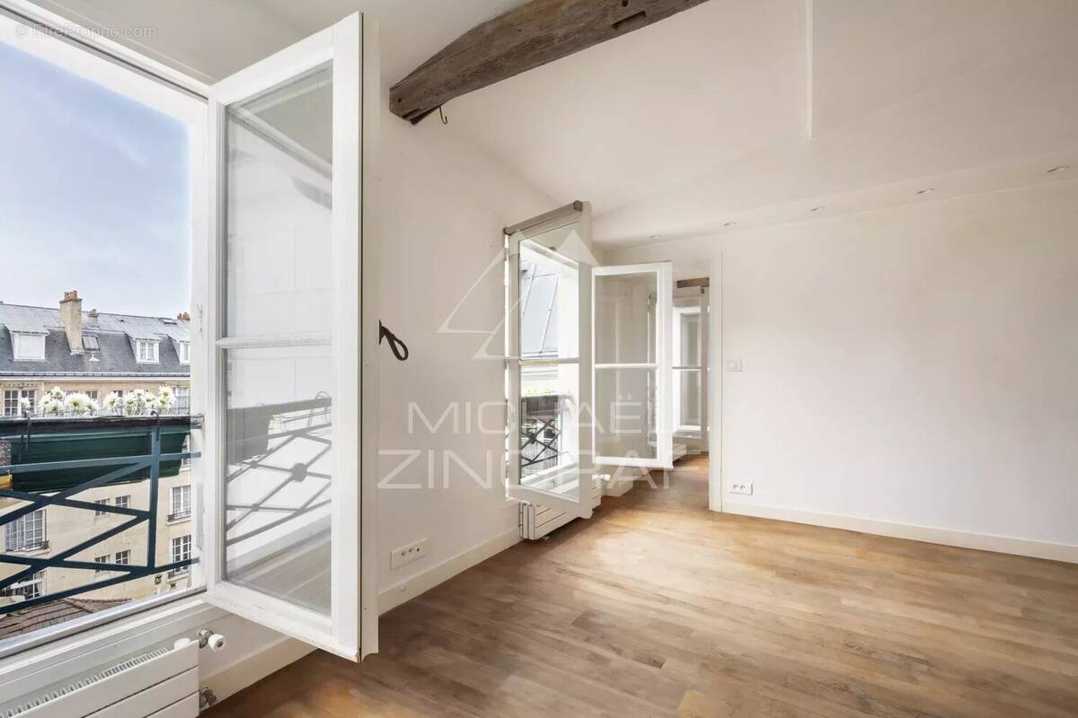 Appartement à PARIS-7E