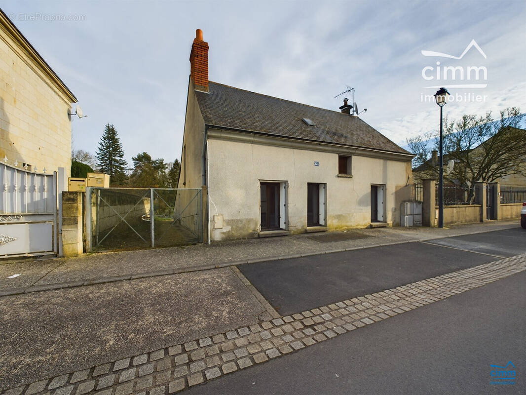 Maison à LONGUE-JUMELLES