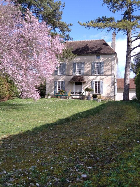 Maison à MALIGNY