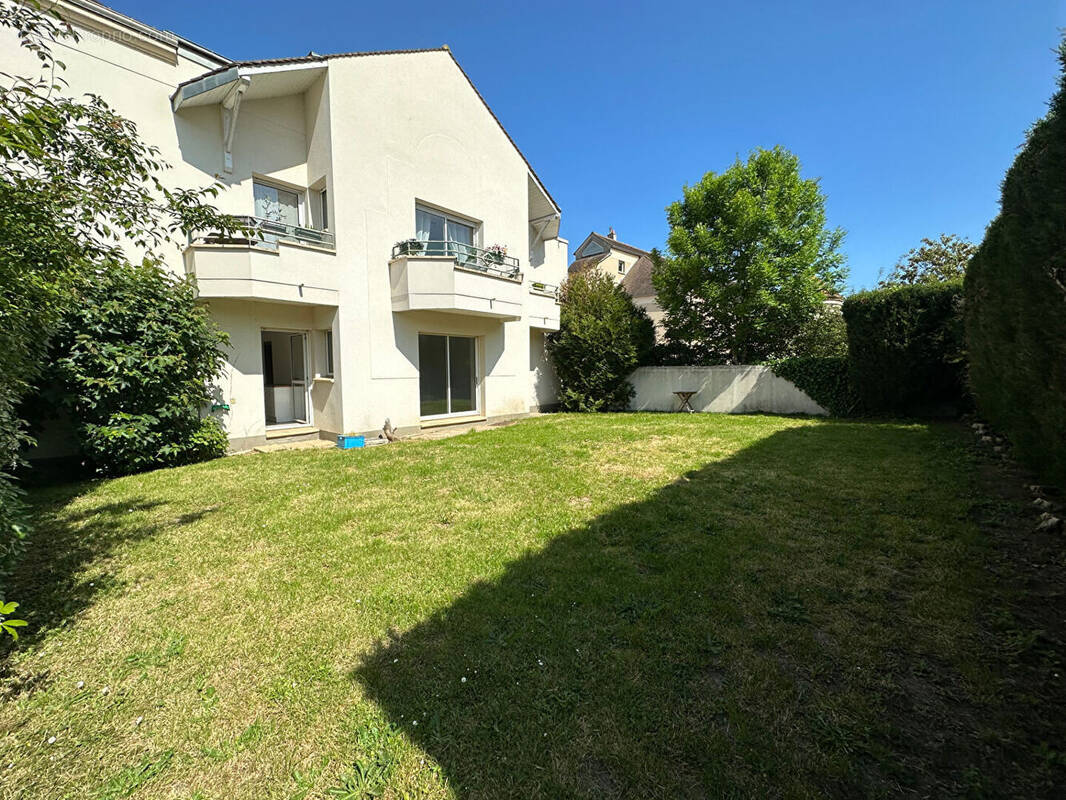 Appartement à VOISINS-LE-BRETONNEUX