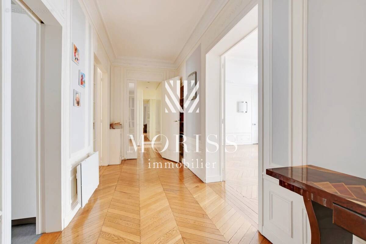 Appartement à PARIS-17E