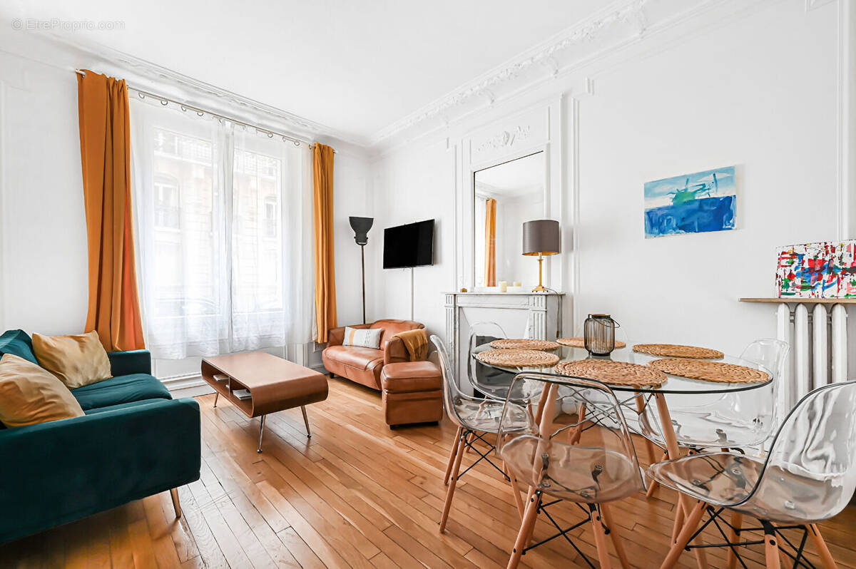 Appartement à PARIS-7E