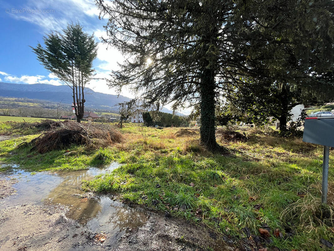 Terrain à GRESY-SUR-AIX