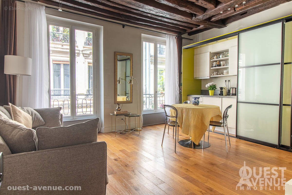 Appartement à PARIS-3E