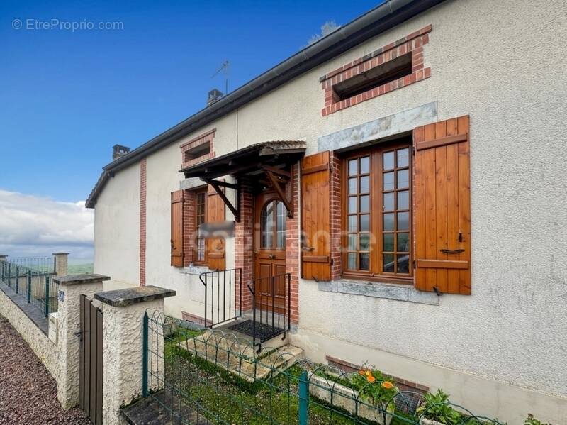 Maison à AUNAY-EN-BAZOIS