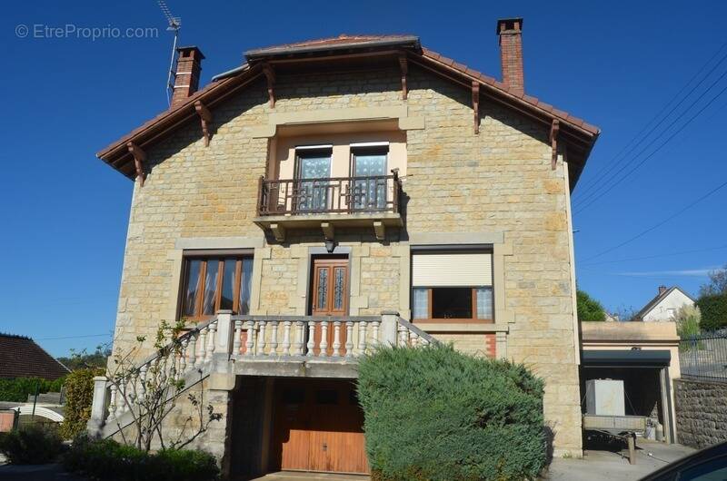 Maison à LONS-LE-SAUNIER