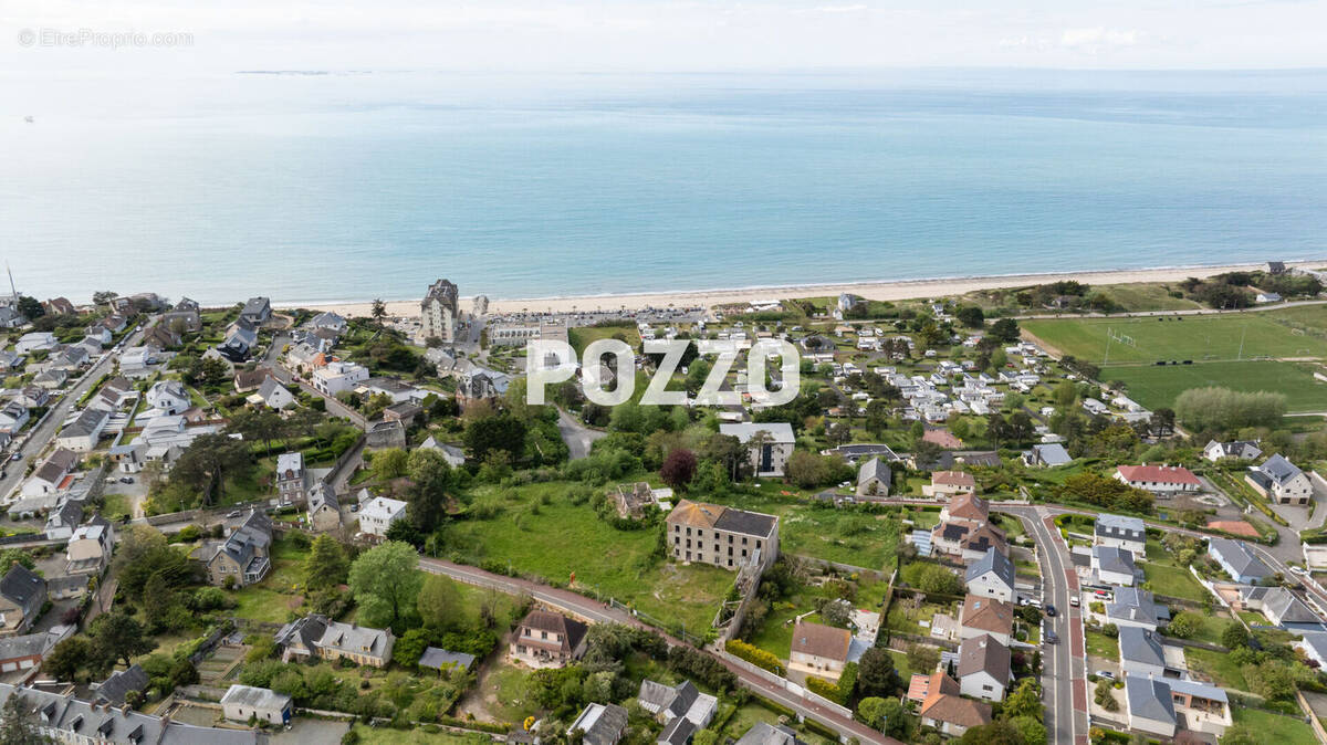 Terrain à DONVILLE-LES-BAINS