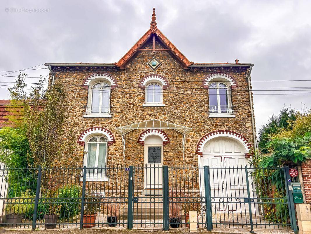 Maison à CHOISY-LE-ROI