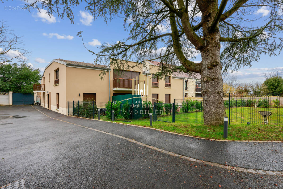 Appartement à CHENNEVIERES-SUR-MARNE