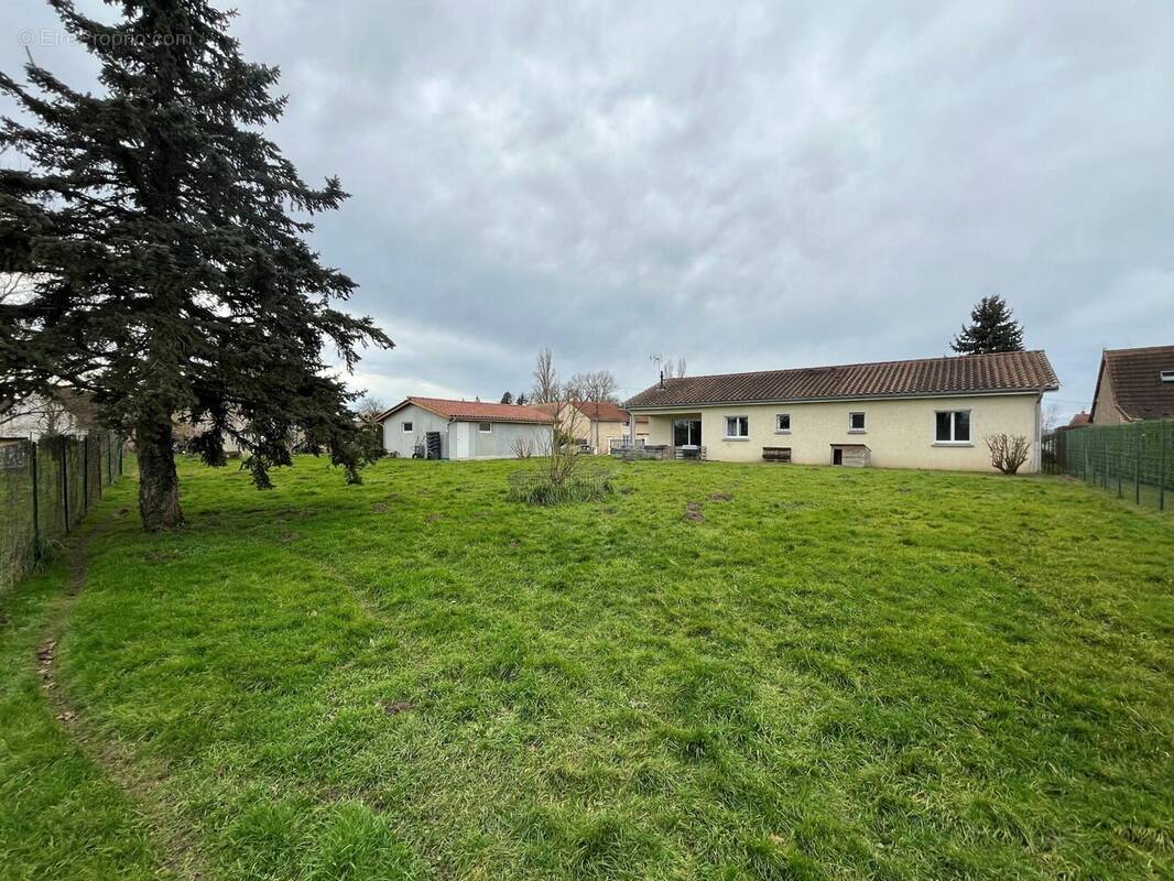 Maison à L&#039;ABERGEMENT-DE-CUISERY