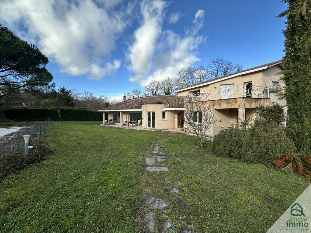 Maison à SAINT-BONNET-DE-MURE