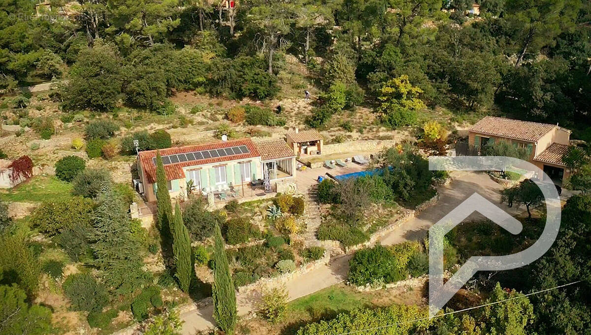 Maison à ENTRECASTEAUX