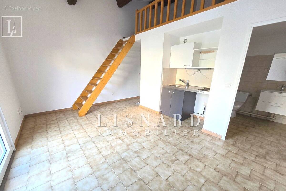 Appartement à VALLAURIS