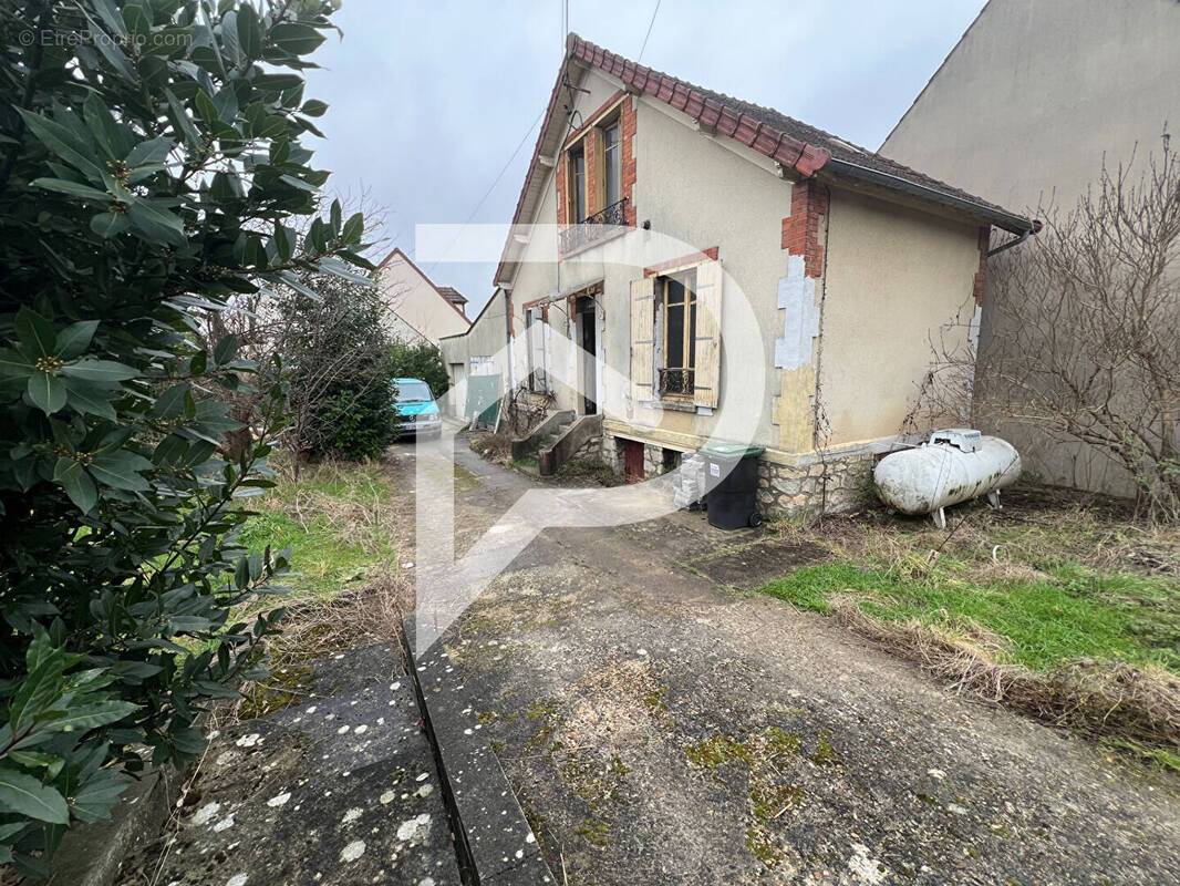 Maison à LA FRETTE-SUR-SEINE