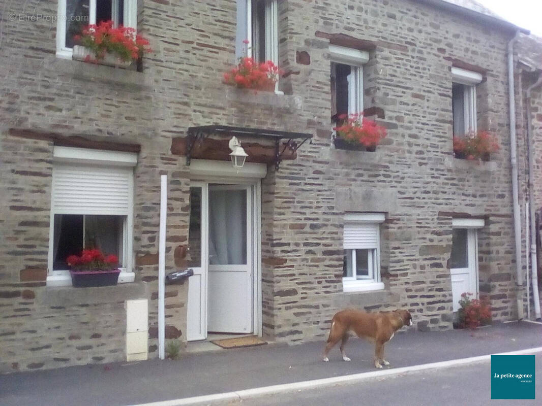 Maison à MENIL-HUBERT-SUR-ORNE