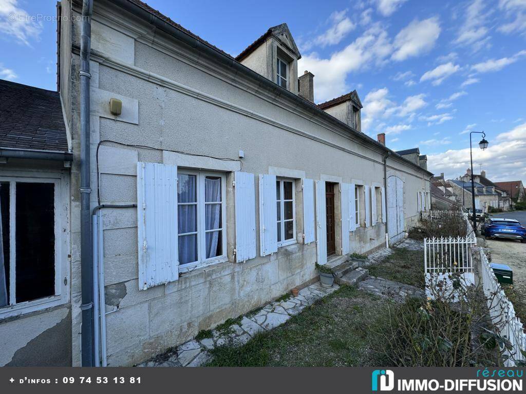 Maison à SAINT-AMAND-MONTROND