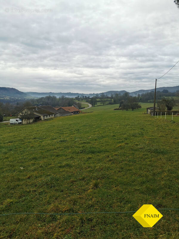 Terrain à SCEY-MAISIERES