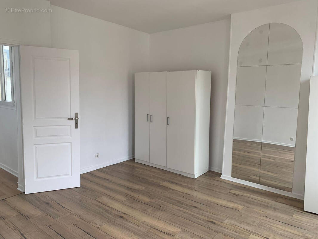 Appartement à PARIS-14E