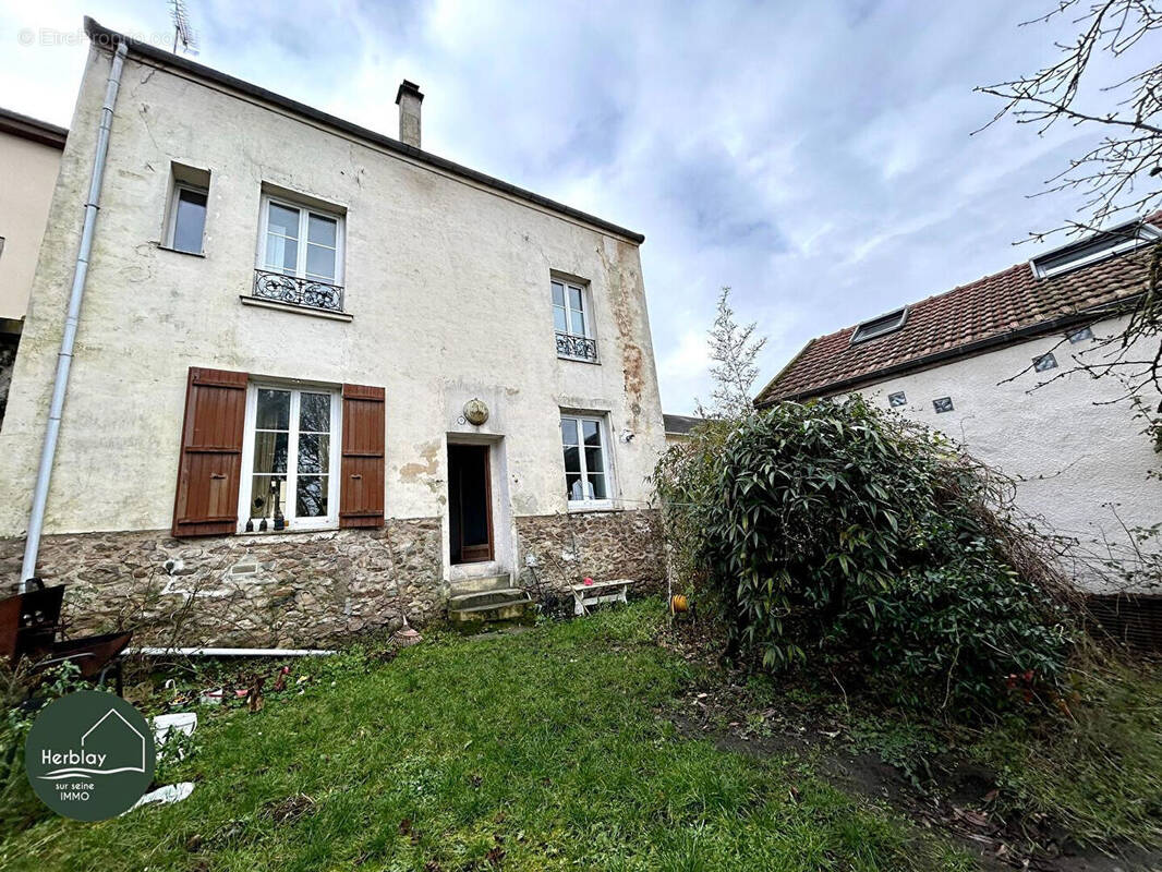 Maison à MONTIGNY-LES-CORMEILLES