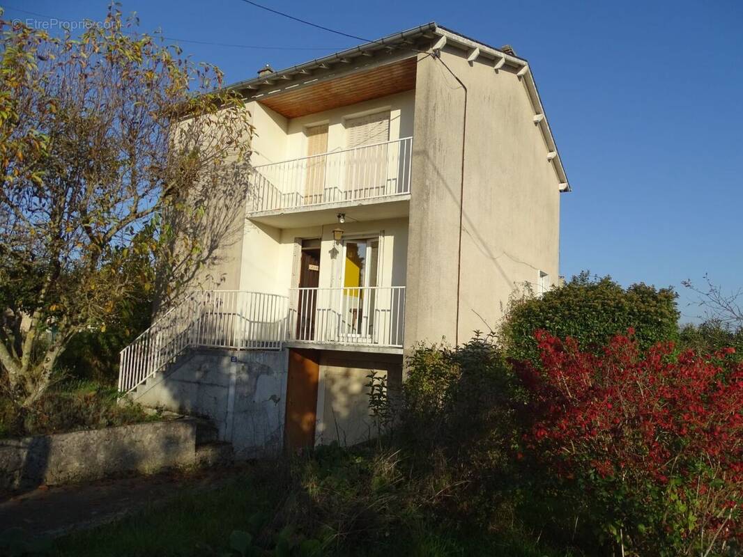 Maison à LIGNIERES