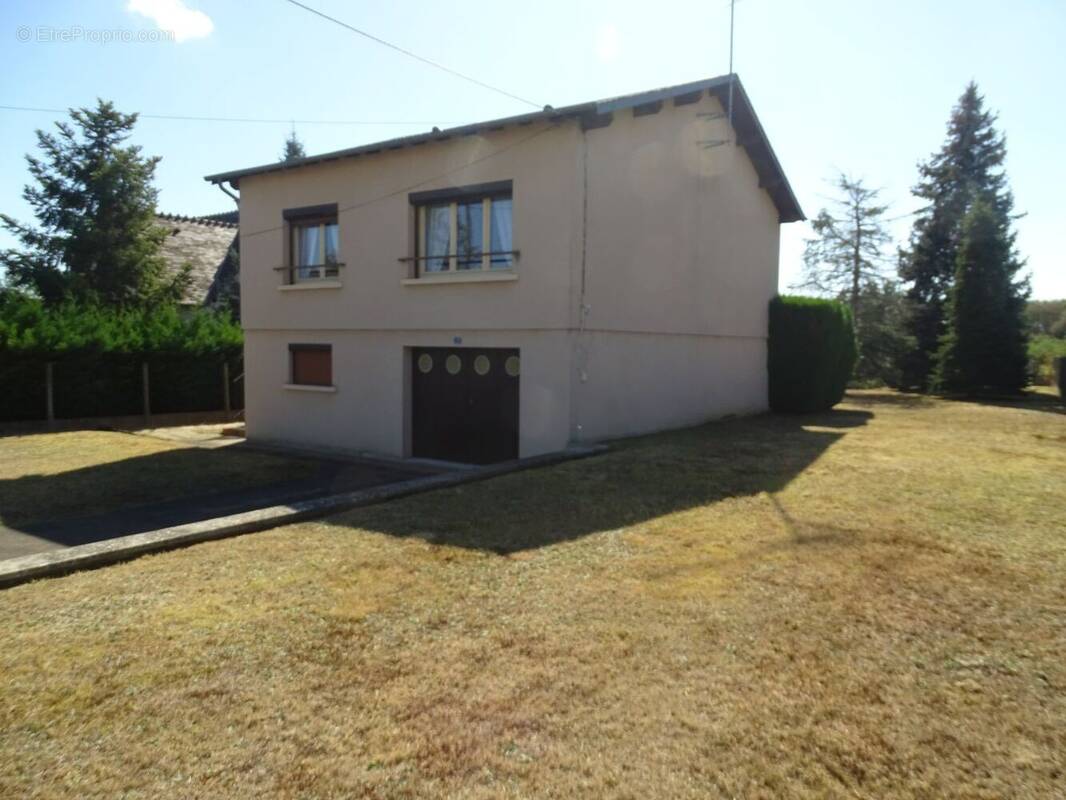 Maison à LIGNIERES