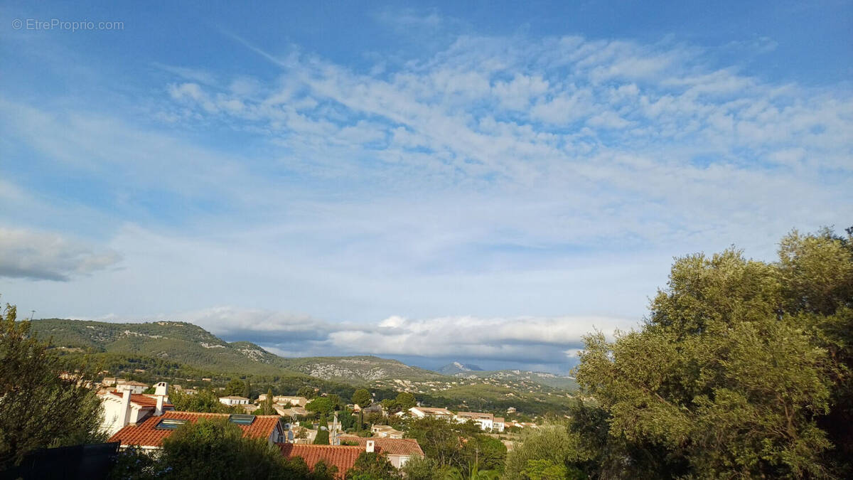 Terrain à SANARY-SUR-MER