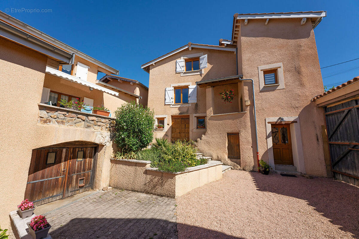 Maison à L&#039;ARBRESLE