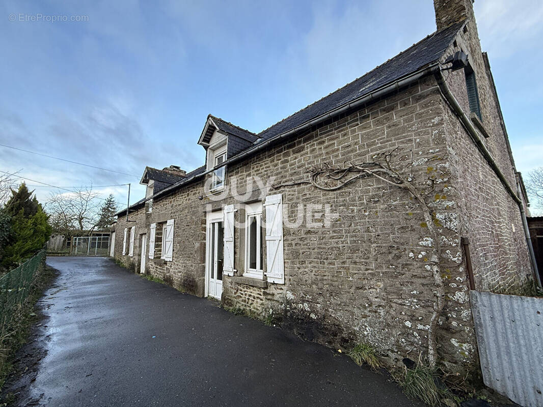 Maison à BAGUER-MORVAN