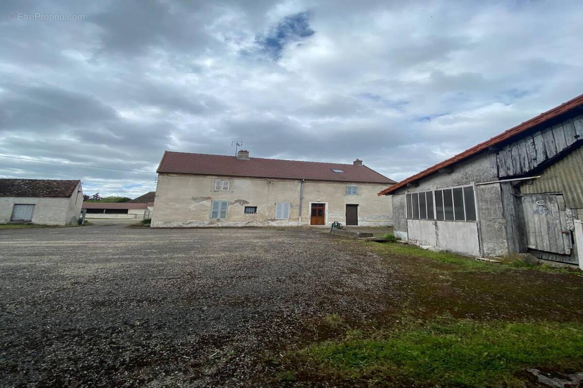 Maison à LABRUYERE