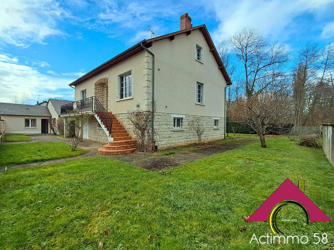 Maison à JOUET-SUR-L&#039;AUBOIS