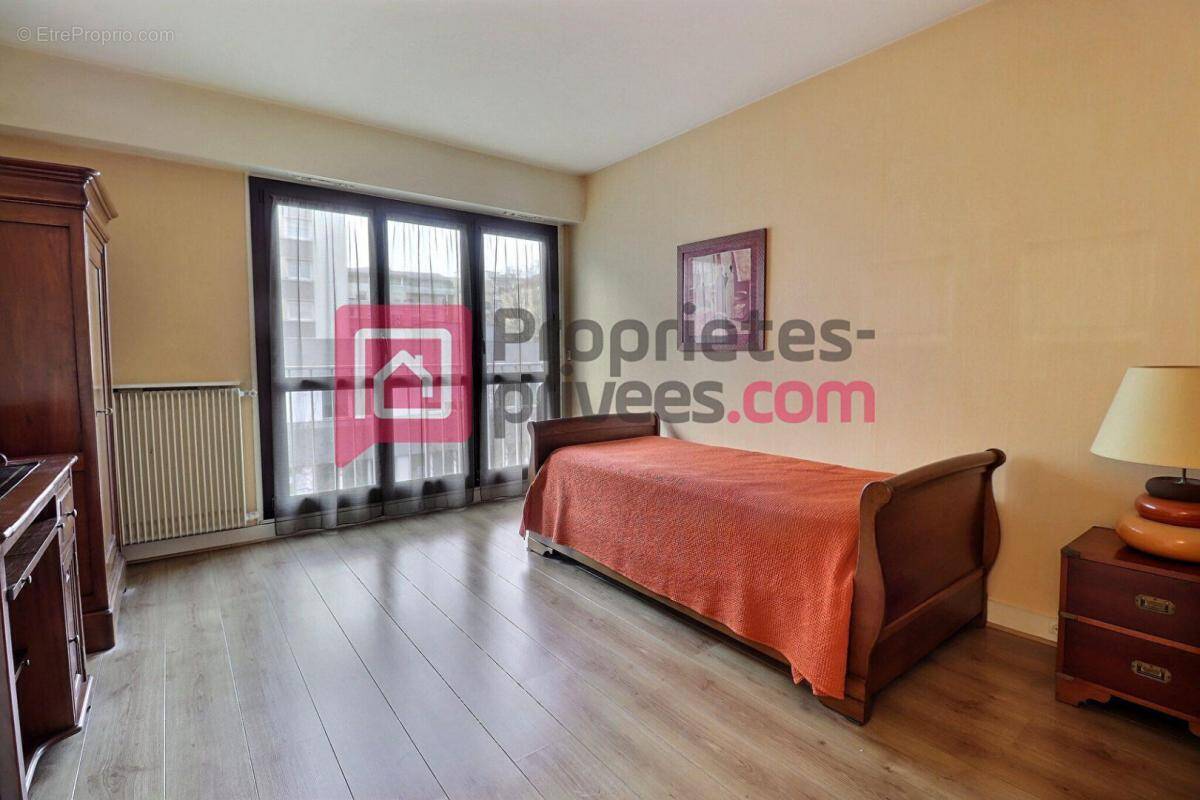 Appartement à MONTROUGE