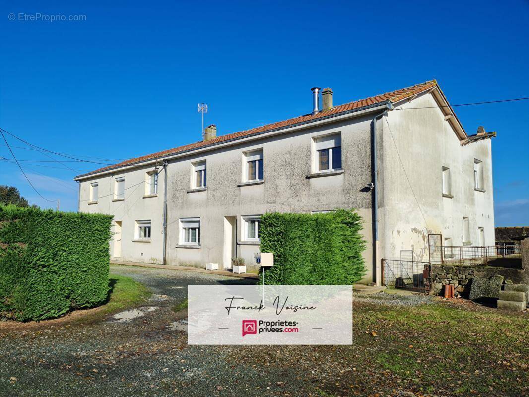 Maison à LES HERBIERS