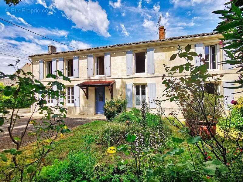 Maison à SAINT-SULPICE-DE-COGNAC